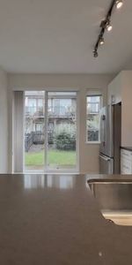 LANGLEY - 3 BEDROOM, 2.5 BATHROOM TOWNHOUSE NOW AVAILABLE - Photo 4