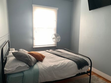 Pub Rooms For Rent - Photo 3