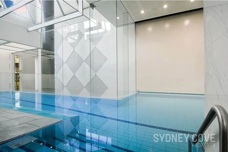 CORNER APARTMENT IN SEILDERS AWARD WINNING COVE | Furnished - Photo 2
