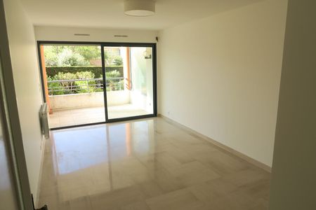 Location appartement 1 pièce, 27.85m², Cannes - Photo 4