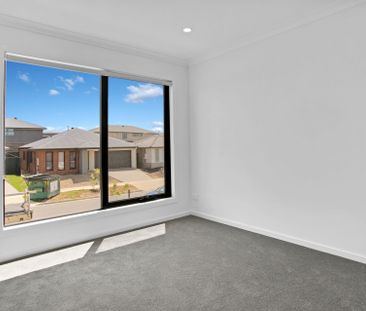 13 Oasis Place Clyde North VIC - Photo 4