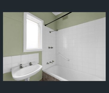 Comfort and Convenience in the Heart of Elizabeth Grove! - Photo 4