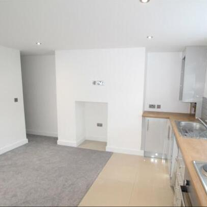 Manchester Road, Huddersfield, Linthwaite - Photo 1