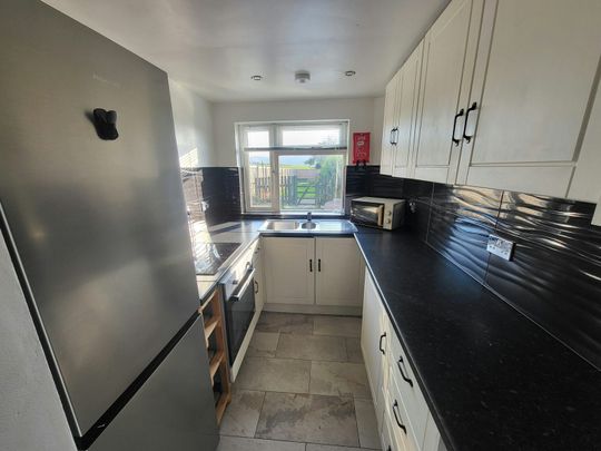 Terraced House to rent on - Photo 1