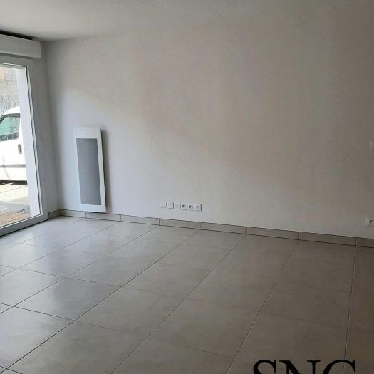 T3 AVEC TERRASSE, JARDIN ET PARKING - Photo 1