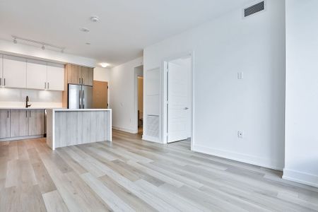 For Lease - 333 Sunseeker Avenue Unit# 209, Innisfil, Ontario - Photo 2