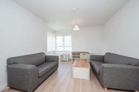 Well Presented, Two Bed, Furnished Apartment with Secure Parking close to Aberdeen Royal Infirmary. PRIORITY IS GIVEN TO NHS KEYWORKERS - Photo 3