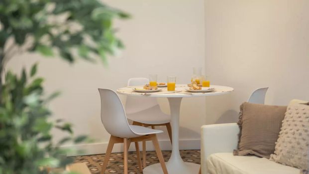 Room in a shared 5-bedroom apartment for rent in El Gòtic, all bills included. - Foto 1