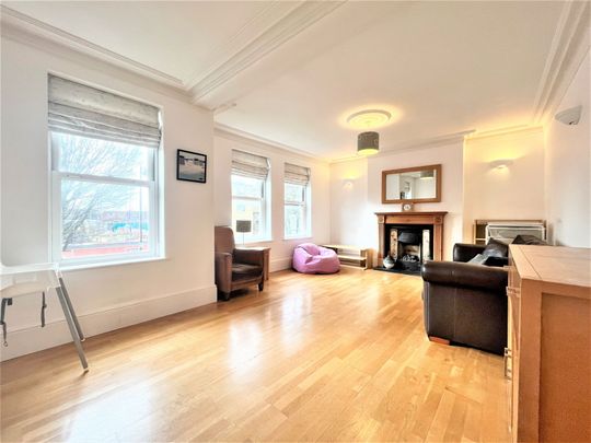 2 double bed, 2 bath, with PARKING, Somerset Road, West Ealing, W13 9PJ - Photo 1
