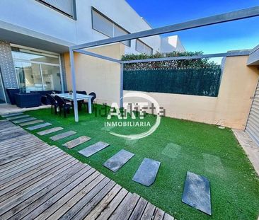 Alquiler de chalet adosado en Calle San Vicente Ferrer - Photo 6