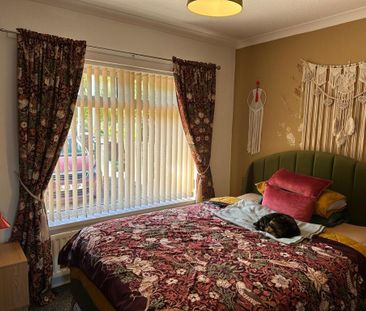 1 bedroom semi-detached bungalow to rent - Photo 2