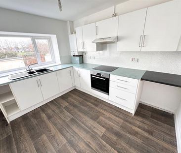 The Front, Seaton Carew, Hartlepool - Photo 2