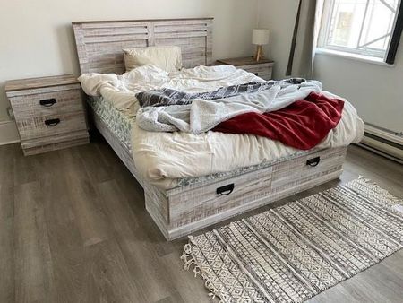 205.1 Wellington Street 1 Bed + Den - Photo 4