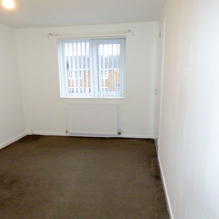 2 bed house to rent in Fox Avenue, South Shields, NE34 - Photo 1