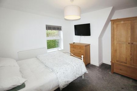 2 bedroom terraced house to rent - Photo 5