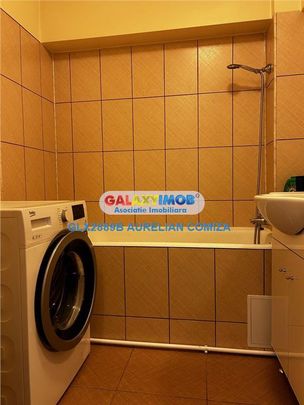 Apartament 4 camere bloc stradal Sebastian - Fotografie 1