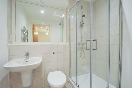2 bedroom apartment to rent - Photo 4