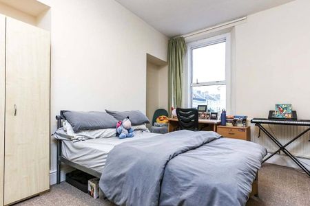 1 bedroom in a house share to rent - Photo 5