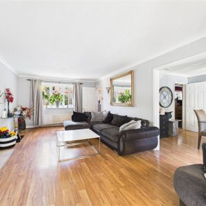 The Lea, Wokingham The Lea, Wokingham - Photo 2