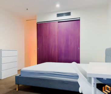 2b1b - Master Bedroom - Photo 5