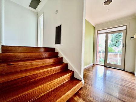 1/12 Stawell Street, Kew VIC 3101 - Townhouse For Rent | Domain - Photo 5