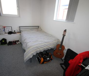 6 bedroom semi-detached house to rent - Photo 6