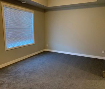 103 221B Lake Street - Photo 2