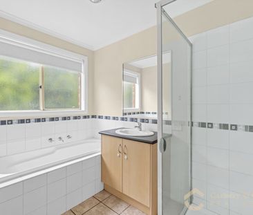 Beautiful 4 Bedroom Family Home!! - Photo 6