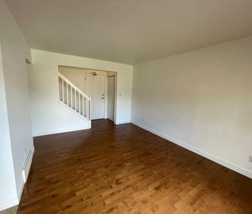 For Lease - 1730 COLUMBIA Court Unit# 97, Windsor, Ontario - Photo 3