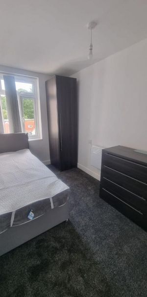 1 bedroom in a house share to rent - Photo 1