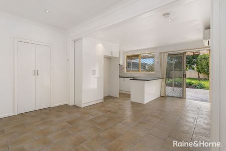 Family Home! - Photo 2