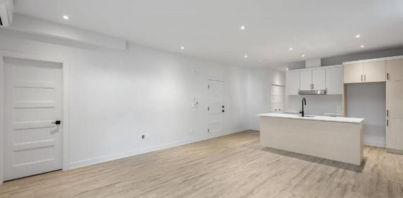 Nouveau 5 1/2 à louer — à deux pas du R.E.M. Deux-Montagnes! - Photo 2