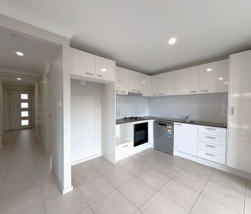 Modern 3-Bedroom Family Home ready for move in! - Photo 4