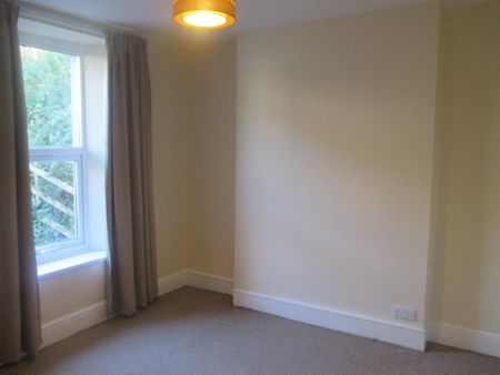 2 bedroom end of terrace house to rent - Photo 3