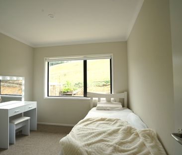 Quiet 2-Bedroom Retreat Near Schools & Motorways - Photo 2