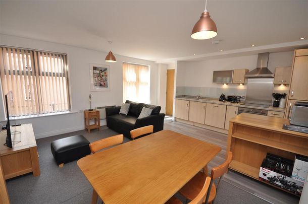 2 bedroom flat to rent - Photo 1