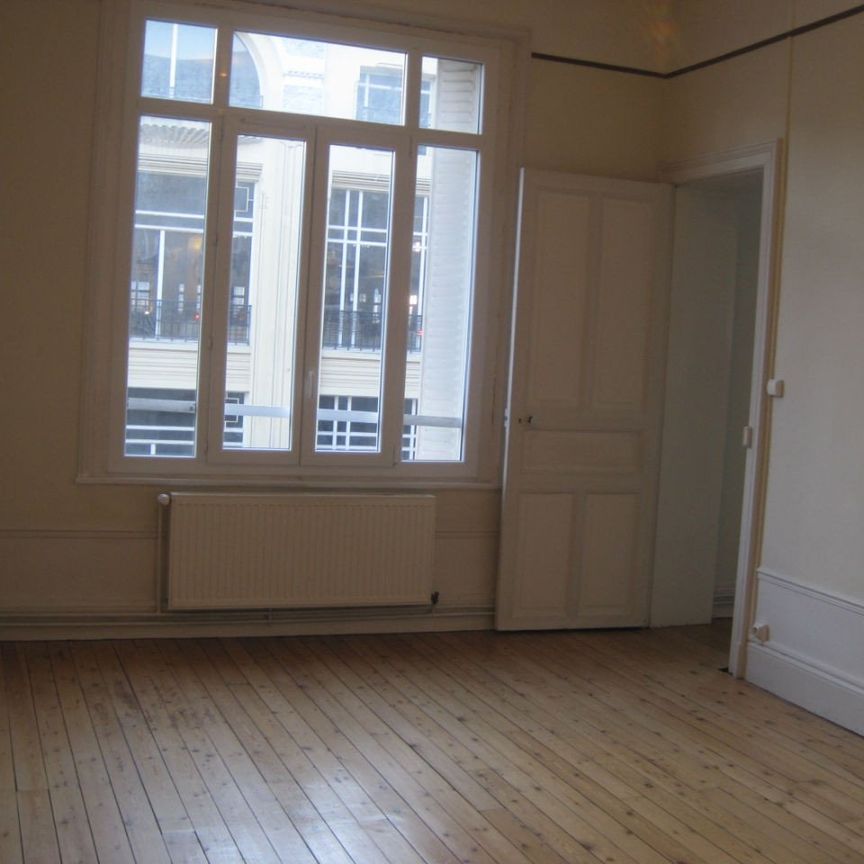 A LOUER APPARTEMENT EN PLEIN CENTRE VILLE DE ST QUENTIN 02100. - Photo 1