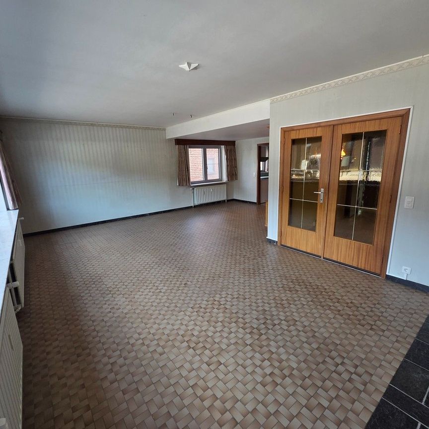 Uitzonderlijk ruim appartement met 4 slaapkamers, bureau en dubbele garage - Photo 1