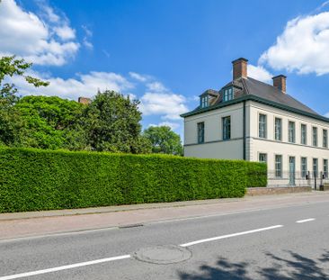 Centraal gelegen praktijkruimte of bureel met woonst - Photo 3