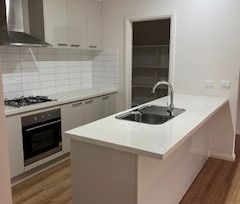 Centrally located, quality unit! - Photo 3