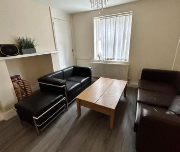 1 bedroom Flat To Let - Photo 1