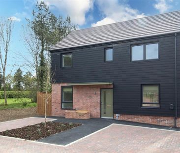 3 bedroom semi-detached house to rent - Photo 2