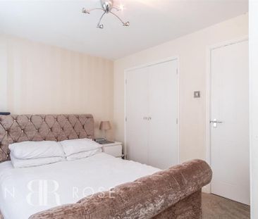 2 bedroom end of terrace house to rent - Photo 5