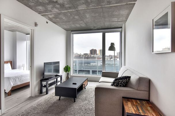 1255 rue De Bullion, Montréal, QC - Photo 1