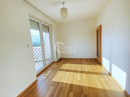 Pronájem bytu 4+kk 94 m² - Fotografie 3