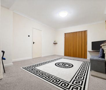 3 Bedroom House To Let - HP11 - Photo 1