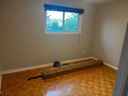 For Lease - 7736 Wildfern Drive, Mississauga, Ontario - Photo 2