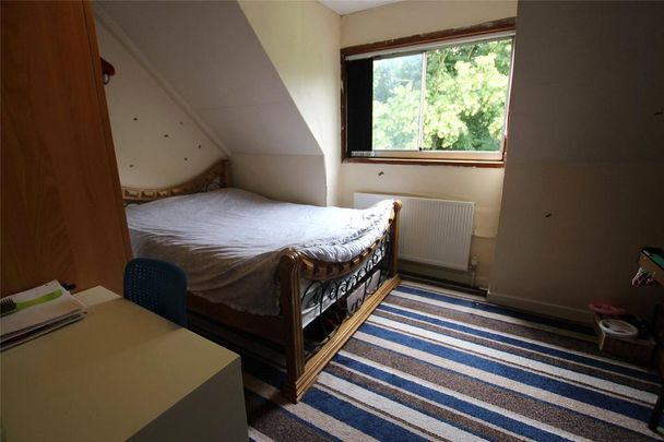 4 bedroom end of terrace house to rent - Photo 1