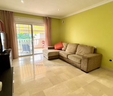 Piso en alquiler en residencial con piscina y grandes jardines. - Photo 3