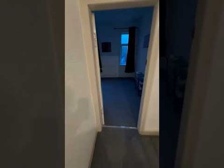 Room in a Shared Flat, Ashley Lane, M9 - Photo 2